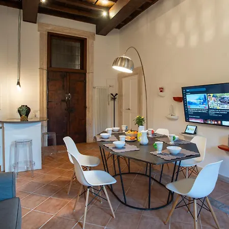 Pgrhome Domus Pantheon Apartment